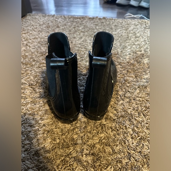 Black short ankle rain boots - size 9, never worn - Picture 4 of 7